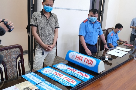 Hà Nội: Xử phạt lái xe “ taxi dù” chặt chém du khách nước ngoài