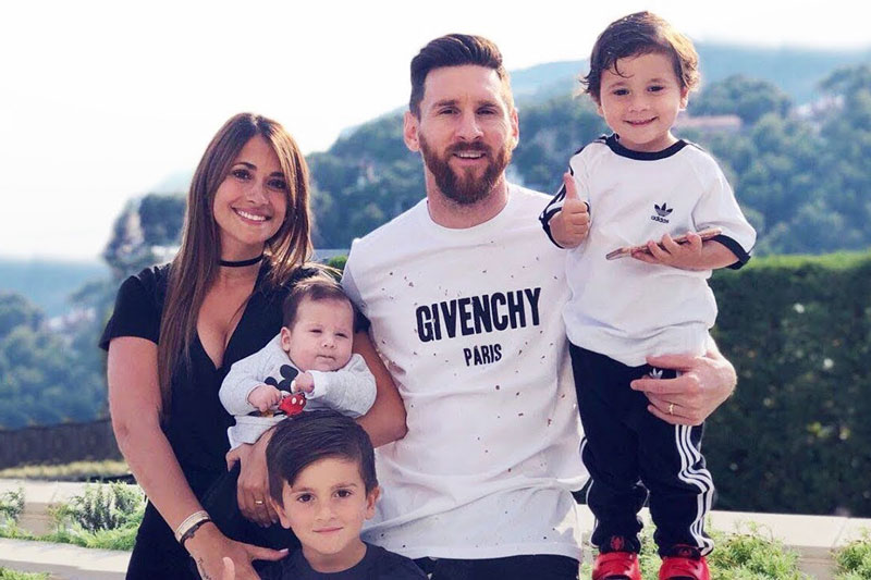 Khối tài sản đáng mơ ước của vợ Messi
