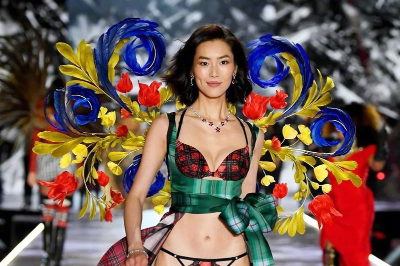 Top 10 nữ siêu mẫu được trả lương cao nhất thế giới: Chân dài Trung Quốc đứng thứ 10