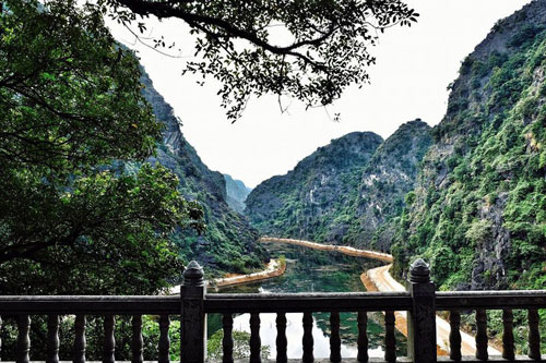 Tuyệt tình cốc Ninh Bình là danh thắng nào?