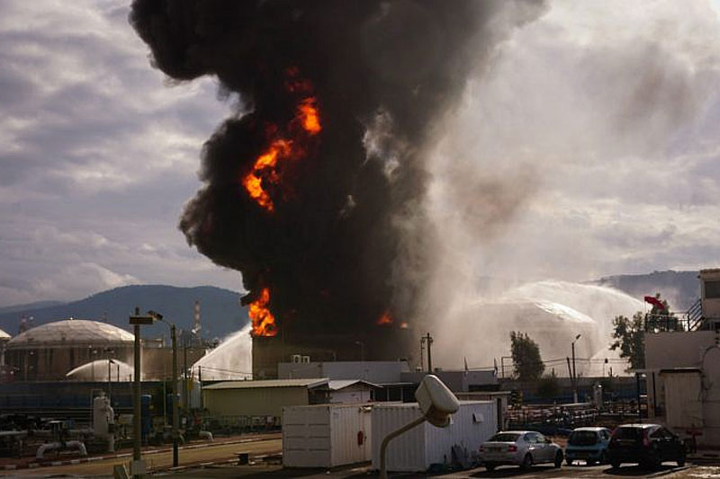 Máy bay không người lái của Iran tấn công nhà máy hóa chất của Israel