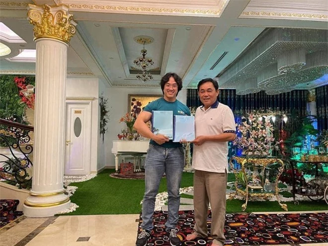 Gymer Duy Nguyễn bất ngờ đến tận nhà gặp gỡ, khen ngợi đại gia Nguyễn Phương Hằng - Ảnh 3.