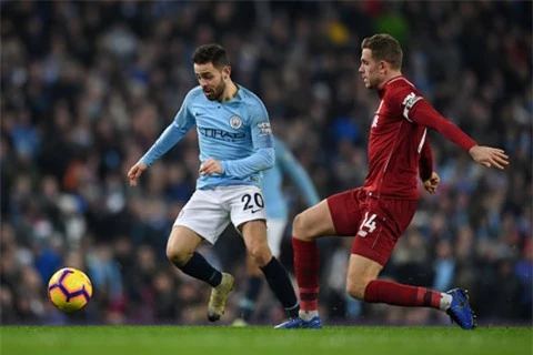 Bernardo Silva (trái) chính là người truyền cảm hứng trong đội hình Man City ở mùa này