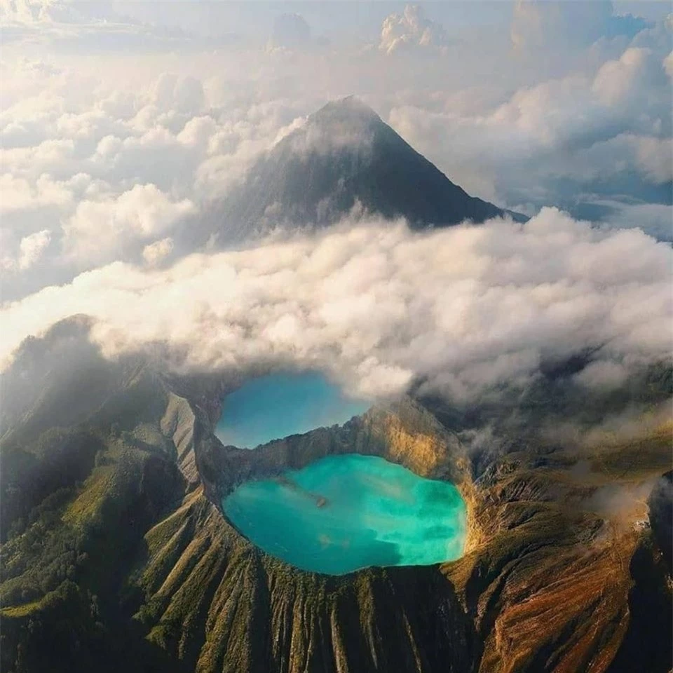 Những sông hồ có màu sắc lạ nhất trên thế giới