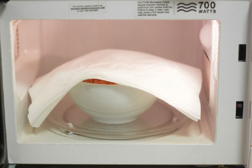 Bất ngờ với lợi ích của giấy đa năng trong căn bếp