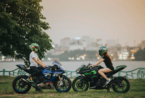 Đôi trẻ Hà Nội yêu nhau nhờ cùng mê môtô phân khối lớn