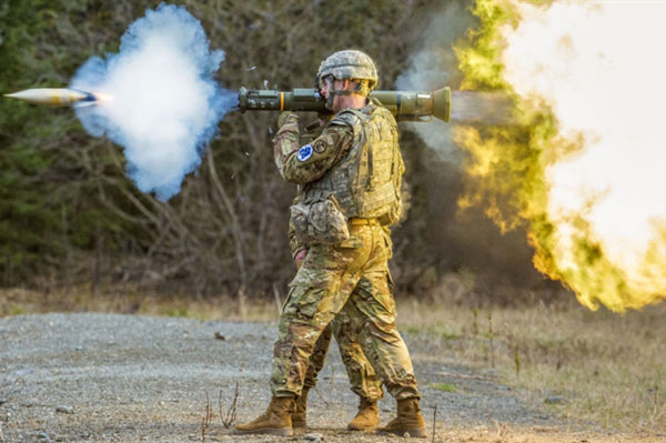Không hiểu tại sao Mỹ vẫn bán súng AT-4 cho đồng minh