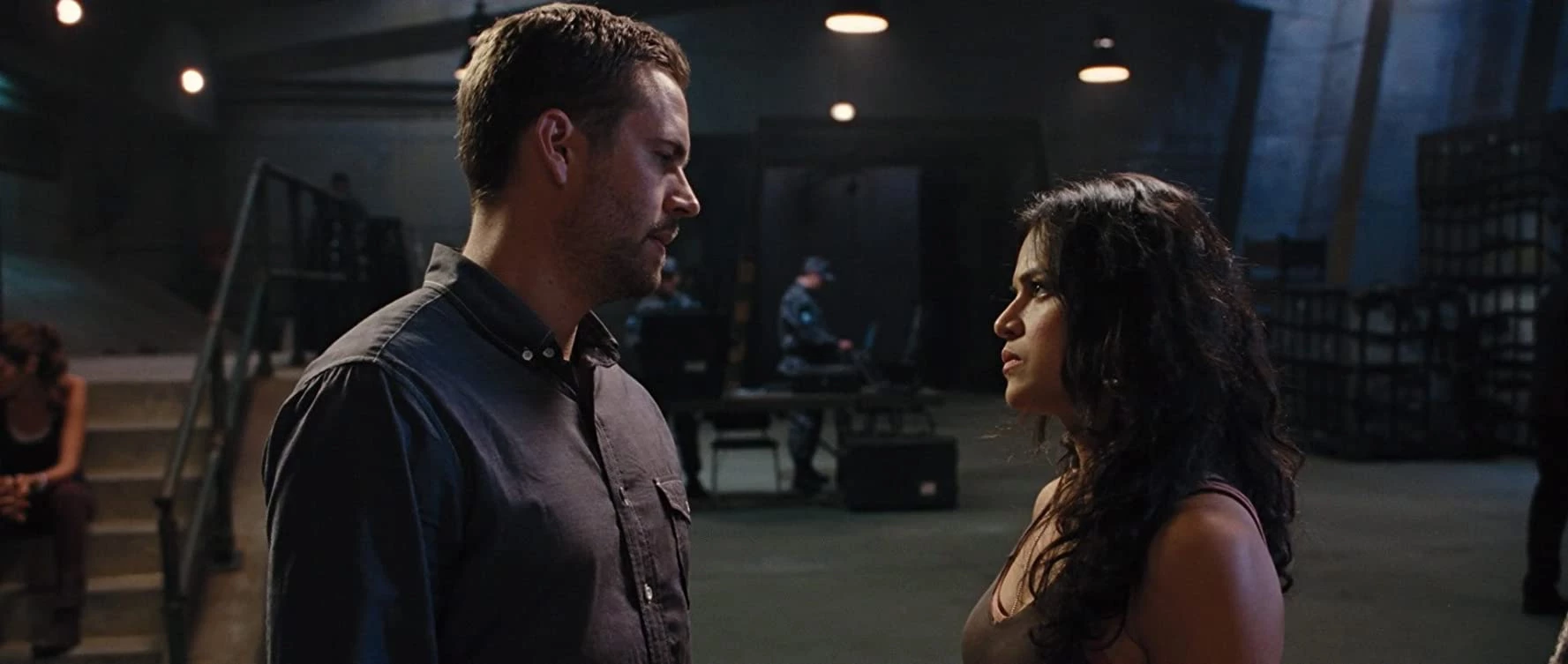 Màn giải cứu Letty trên cầu trong Fast & Furious 6: Trong trường đoạn hành động, xe tăng của Shaw (Luke Evans) đang nghiền nát chiếc xe của Roman (Tyrese Gibson) thì Brian xuất hiện và giải cứu cộng sự trong đường tơ kẽ tóc. Trước khi bỏ lại chiếc xe, Roman đã dùng dây cáp buộc chặt chiếc xe của mình với chiếc xe tăng của Shaw. Brian sau đó đã đẩy xác chiếc xe xuống miệng vực giữa hai làn cầu để cản trở Shaw. Shaw nhận ra nguy hiểm tiềm tàng và yêu cầu Letty – khi này đã mất trí nhớ - trèo ra ngoài xe tăng để gỡ dây cáp nối giữa xác xe đang treo lủng lẳng trên miệng vực và xe tăng.