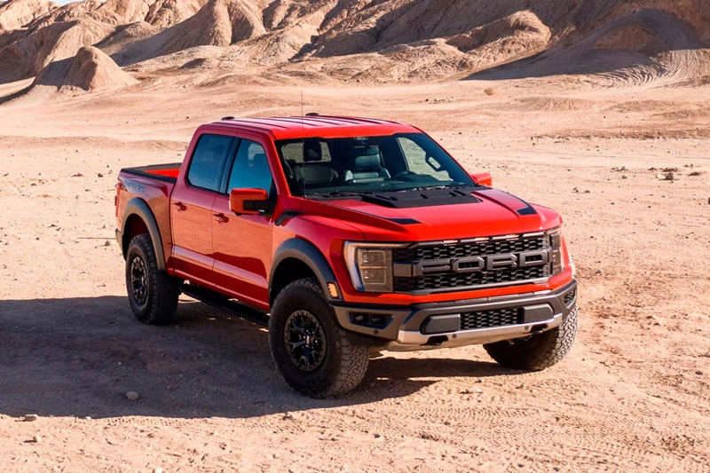 2. Ford F-150 Raptor (giá: 52.855-55.840 USD).