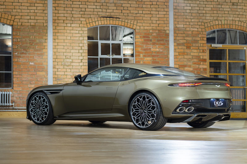 Vẻ đẹp tuyệt mỹ của siêu xe Aston Martin DBS Superleggera phiên bản đặc biệt, giá gàn 10 tỷ