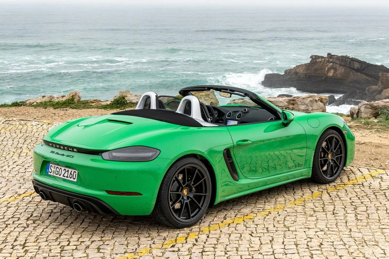 3. Porsche 718 Boxster 2021 (giá khởi điểm: 62.000 USD).