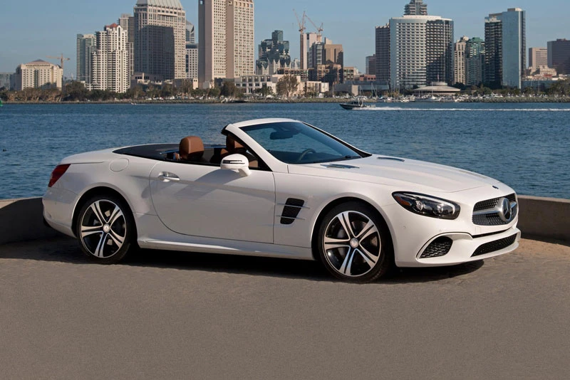 6. Mercedes-Benz SL-Class 2020 (giá khởi điểm: 91.000 USD).