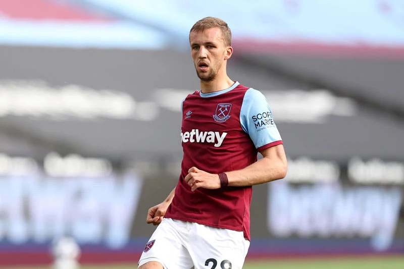 Tiền vệ: Tomas Soucek (West Ham United).