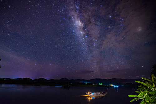 Dải ngân hà đẹp huyền bí trên bầu trời Cố đô Huế