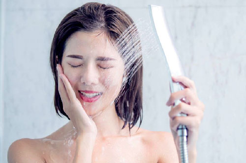 Tắm nước nóng hay nước lạnh sẽ tốt cho sức khỏe?
