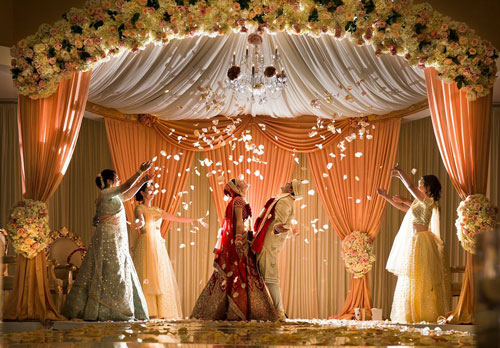 Dịch vụ mai mối cao cấp cho giới siêu giàu Ấn Độ