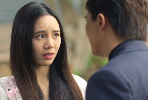 'Bi hài' chuyện diễn viên xuất hiện dày đặc trên sóng giờ vàng