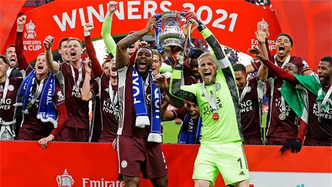 Người hùng Schmeichel góp công lớn giúp Leicester giành cúp FA
