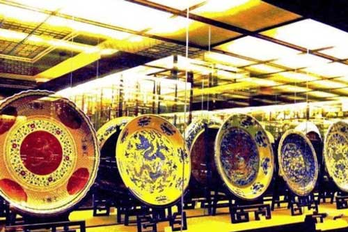 Được thừa kế hơn 100.000 di vật văn hóa, người đàn ông đưa ra quyết định khiến ai cũng 'tiếc ngẩn ngơ'