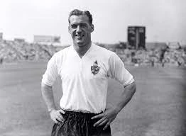 7. Nat Lofthouse (30 bàn thắng).