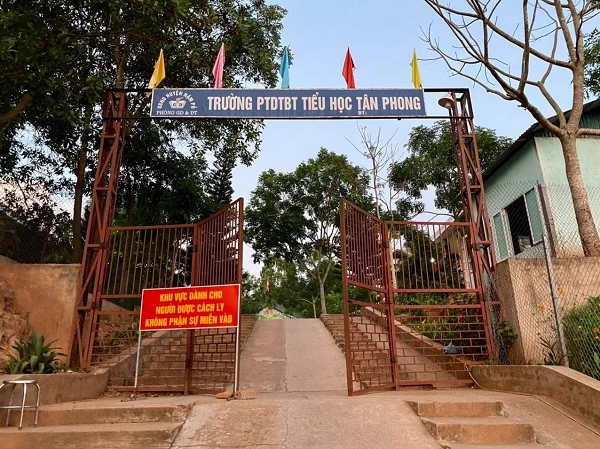 Trường phổ thông dân tộc bán trú tiểu học Tân Phong, ổ dịch Covid-19 ở Nậm Pồ.