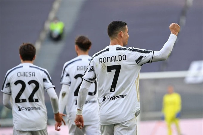 Ronaldo cán mốc 777 bàn thắng trong sự nghiệp