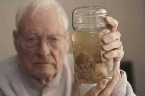 Những vĩ nhân thân xác không còn nguyên vẹn sau khi mất: Não của Einstein thậm chí bị cắt thành 240 mảnh