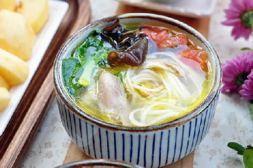 Trổ tài nấu mì gà xé ngon tuyệt đỉnh cho bữa sáng 'hơn đứt' ngoài tiệm