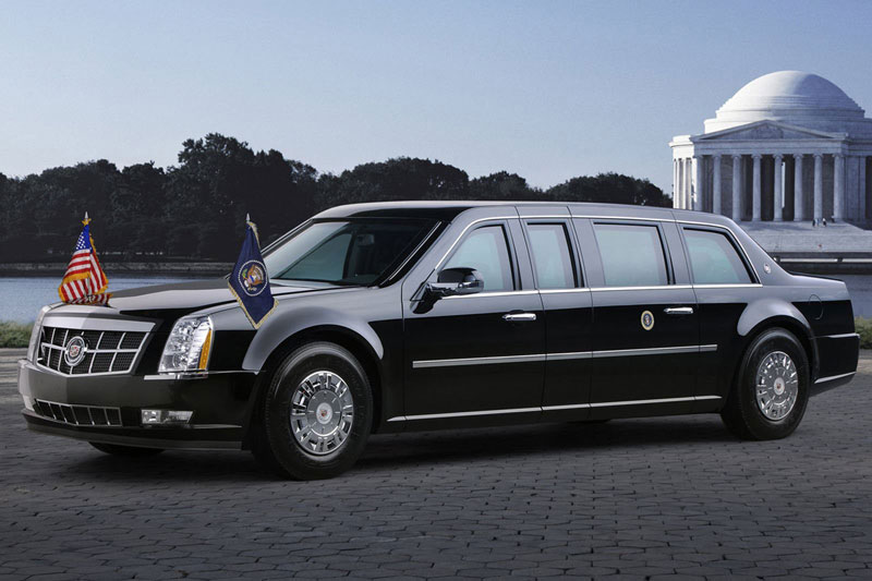 CLIP: Khám phá xe limousine bọc thép của tổng thống Mỹ 