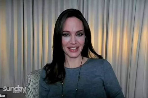 Angelina Jolie ngày càng gầy gò, mắc lỗi make-up khiến gương mặt trở nên thảm họa