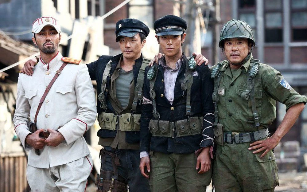 T.O.P nhận được nhiều giải thưởng diễn xuất khi tham gia 71: Into The Fire (2010) cùng Kwon Sang Woo, Cha Seung Won.