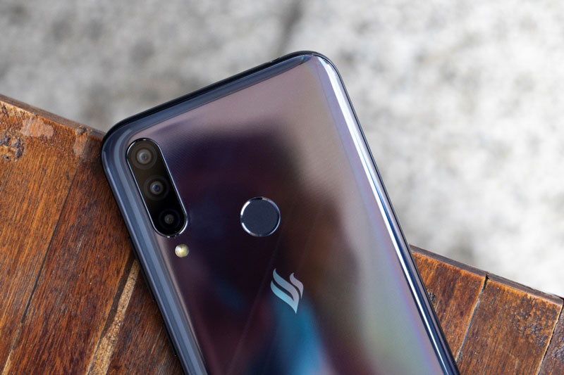 5 smartphone cấu hình tốt, pin 'khủng' trong tầm giá dưới 3 triệu đồng