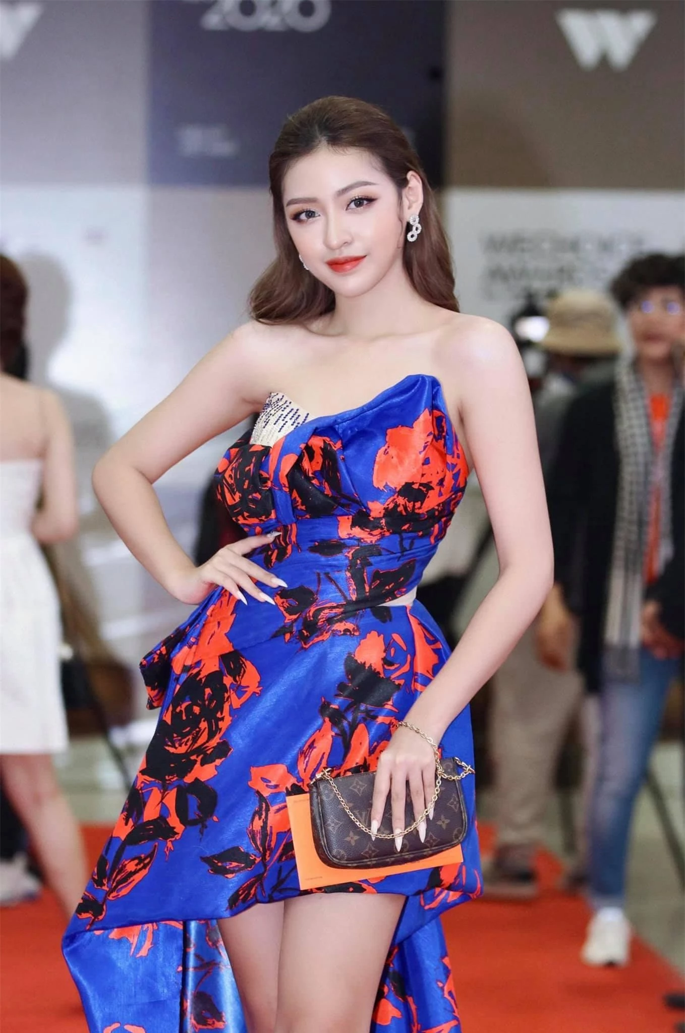 Nhan sắc hotgirl "trứng rán" ngày càng thăng hạng, góc nghiêng "thần thánh" đẹp khỏi bàn! ảnh 3