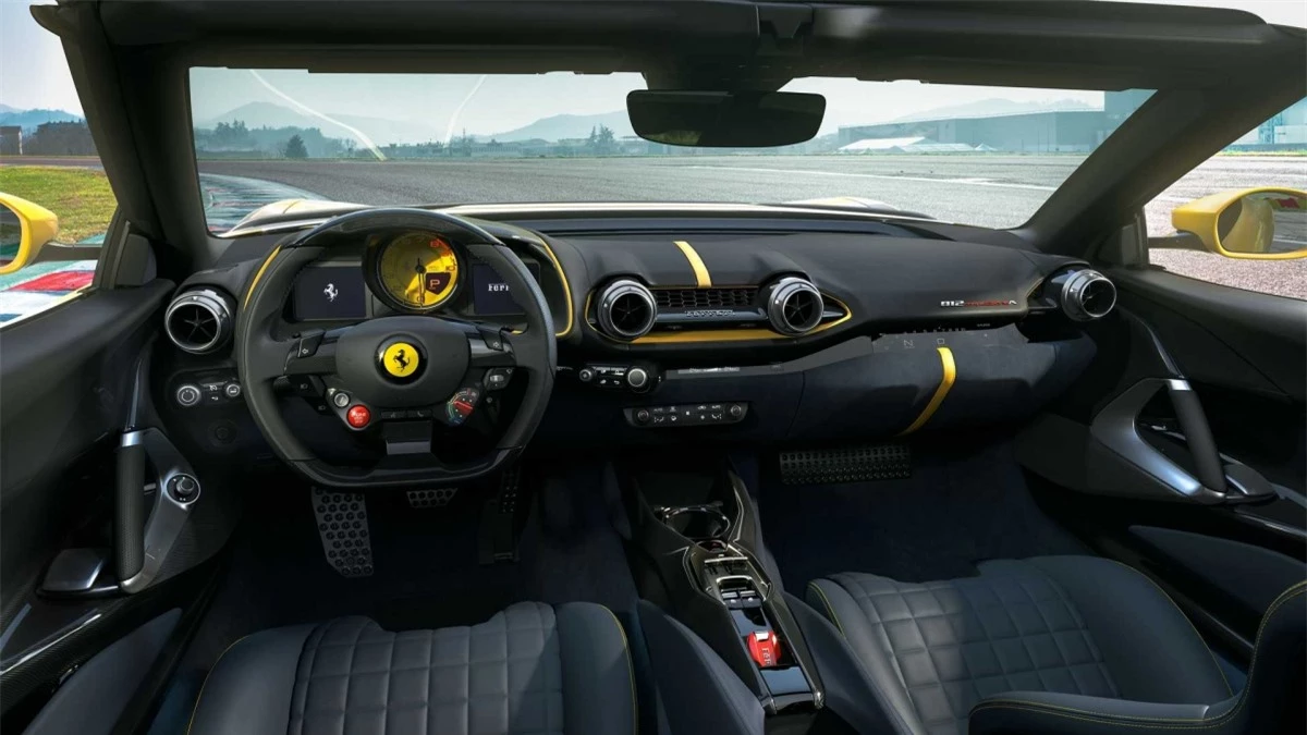 Hiện giá bán và số lượng giới hạn của mẫu siêu xe V12 mui trần này vẫn chưa được Ferrari công bố./.