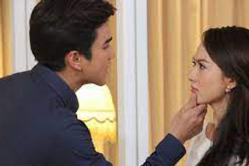 Thấy vợ xới bát cơm thứ 2, chồng giằng lại vì 1 lý do khó tin nhưng sau câu nói của mẹ đẻ cô vợ đã có quyết định ngay trong đêm