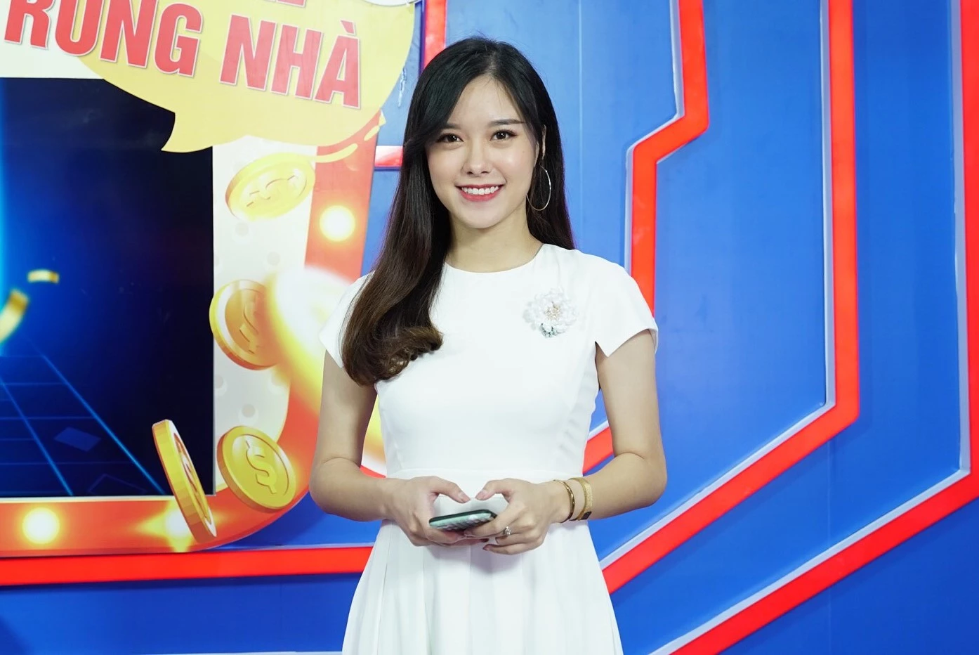 Chử Phương Thúy gắn bó với nghề MC truyền hình 7 năm nay. Chử Phương Thúy gắn bó với nghề MC truyền hình 7 năm nay.
