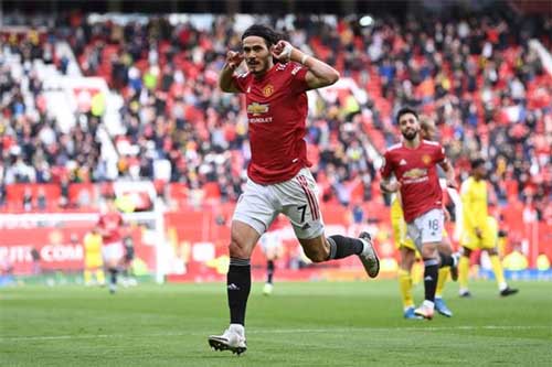 Điểm nhấn MU 1-1 Fulham: Cavani thắp sáng 'Nhà hát' trong ngày các fan trở lại