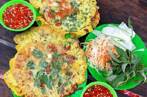 Bánh ép Huế - Đặc sản đường phố