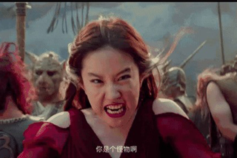 Mỹ nhân Hoa ngữ hóa meme vì diễn sâu: Cổ Lực Na Trát bỗng xấu lạ, Lưu Diệc Phi đáng sợ