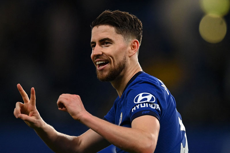 Đánh bại Leicester, Chelsea trở lại top 3 Premier League