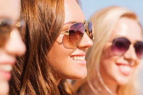 B&#x1EA3;o v&#x1EC7; m&#x1EAF;t d&#x1B0;&#x1EDB;i t&#xE1;c &#x111;&#x1ED9;ng c&#x1EE7;a &#xE1;nh n&#x1EAF;ng m&#x1EB7;t tr&#x1EDD;i