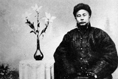 Mở nắp quan tài Hoắc Nguyên Giáp: Chuyên gia pháp y tìm thấy 'thứ lạ' trên xương của ông - Lời đồn về cái chết sáng tỏ?