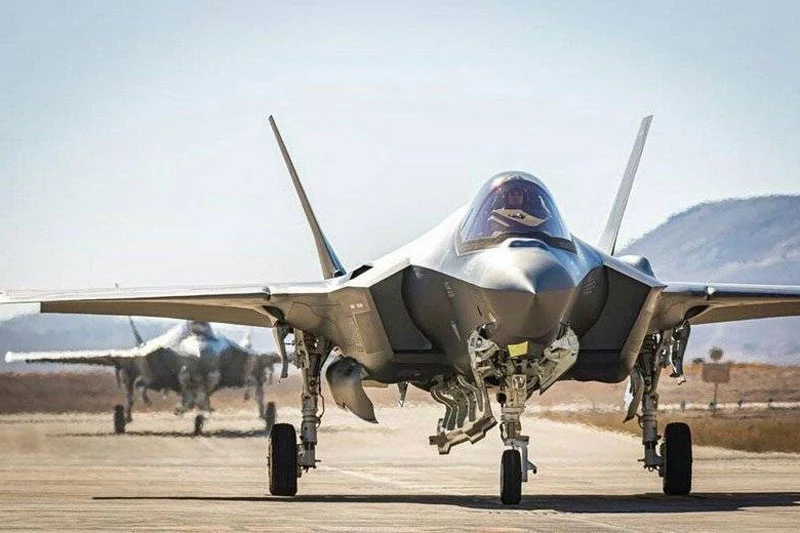 Máy bay chiến đấu F-35.