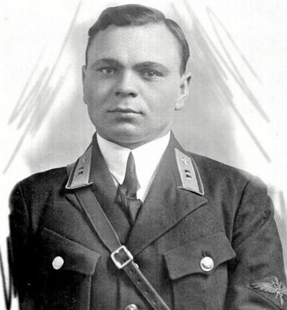 Anh hùng Liên Xô Alexey Storozhakov - phi công đã bắt phi công Đức làm tù binh; Nguồn: soviet-aces-1936-53.ru