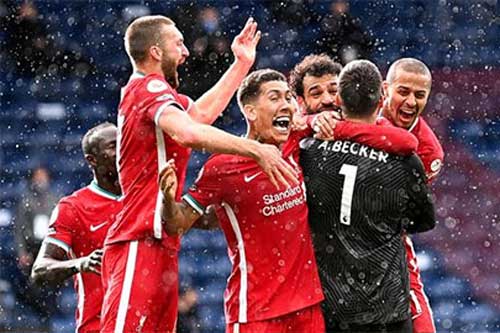 Đua Top 4 Ngoại hạng Anh: Chelsea và Liverpool sáng cửa, Leicester mất quyền tự quyết