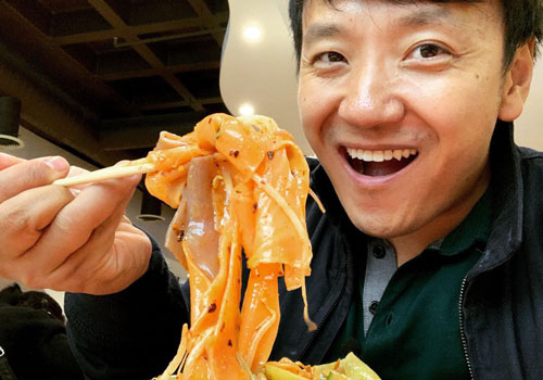 Từ vô danh thành triệu phú USD nhờ review đồ ăn