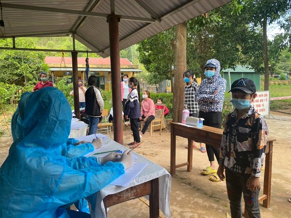 Ngày 19/5: 3 nhân viên y tế Bệnh viện dã chiến nhiễm Covid-19, Điện Biên đề nghị Bộ Y tế hỗ trợ chống dịch