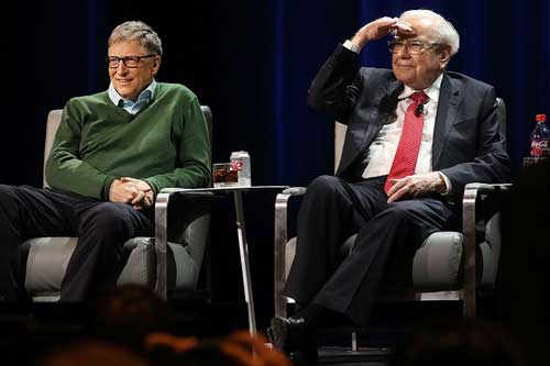 Bill Gates và Warren Buffett trở thành bạn thân như thế nào?