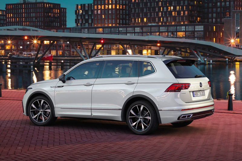 Cận cảnh Volkswagen Tiguan Allspace 2022 vừa trình làng