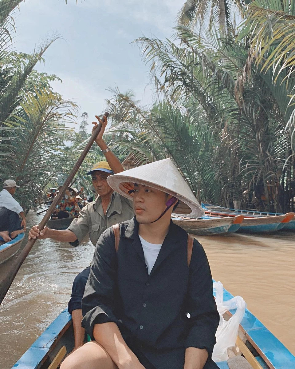 Cồn Phụng là khu du lịch sinh thái thuộc xã Tân Thạch, huyện Châu Thành, tỉnh Bến Tre. Với diện tích hơn 30.000 m2 cùng rất nhiều hoạt động và dịch vụ hấp dẫn. Hàng năm, Cồn Phụng đón tiếp hàng nghìn lượt khách du lịch đến khám phá và trải nghiệm nơi đây. Ảnh: Bethoang.